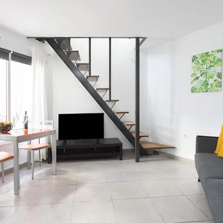 Home2book Party Duplex With Pool In Americas דירה