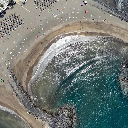 Home2book Party Duplex With Pool In Americas * ארונה